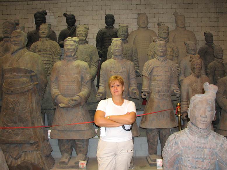 Рис. 2 Терракотовая Армия.